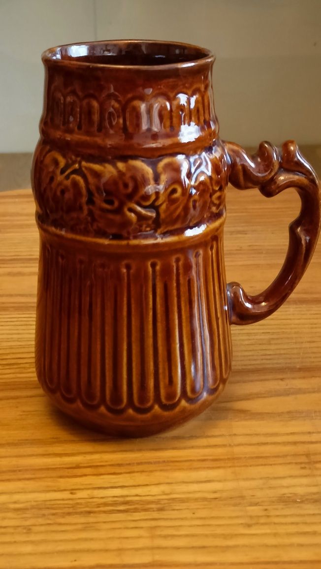 Ceramiczny kufel.