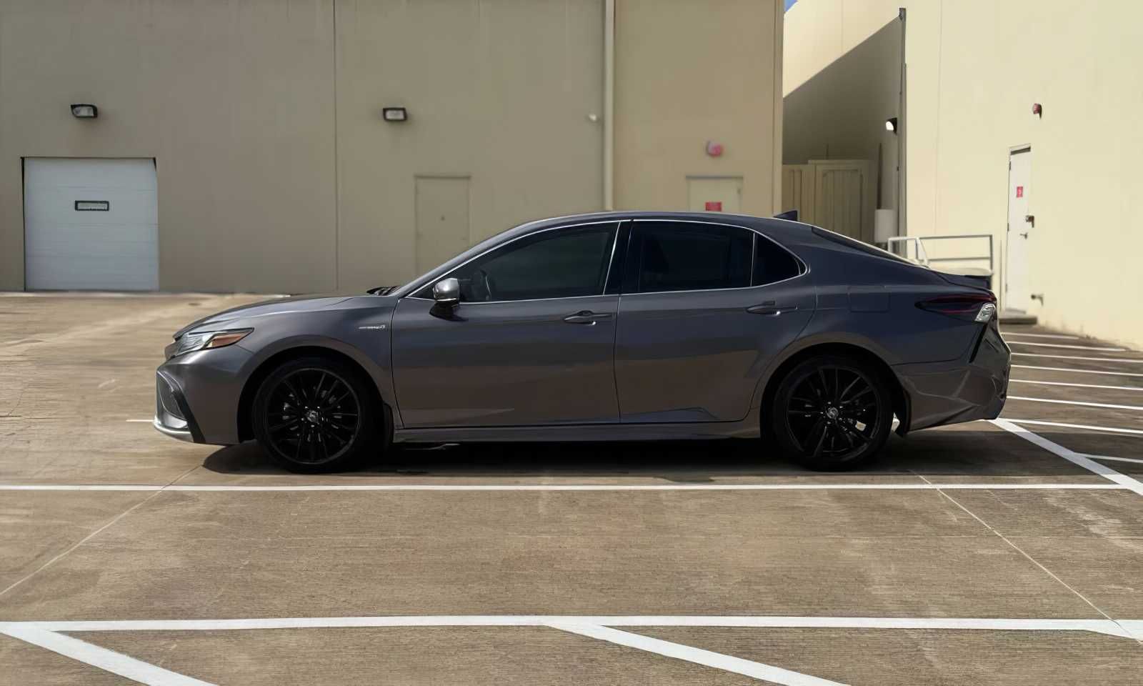 2021 Toyota Camry Hybrid XSE