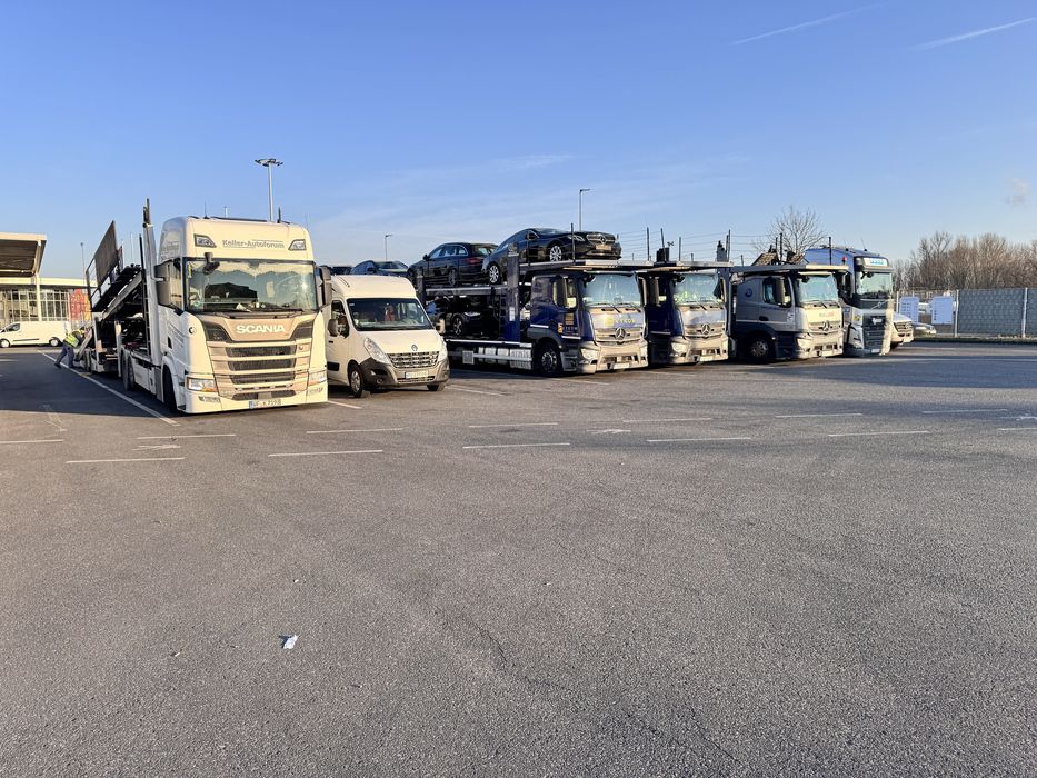 Доставка авто з Європи та по Україні Евакуатор  Автовоз  Лафета