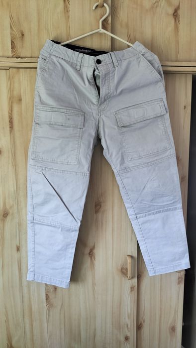 Calças  bege da marca Pull bear