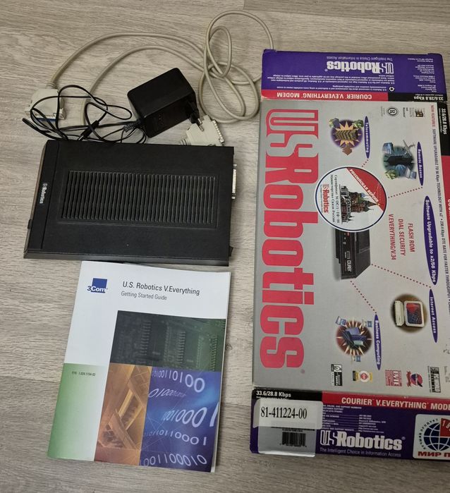 Винтажный модем Robotics Courier v.everythings 33.6/28.8 Kbps