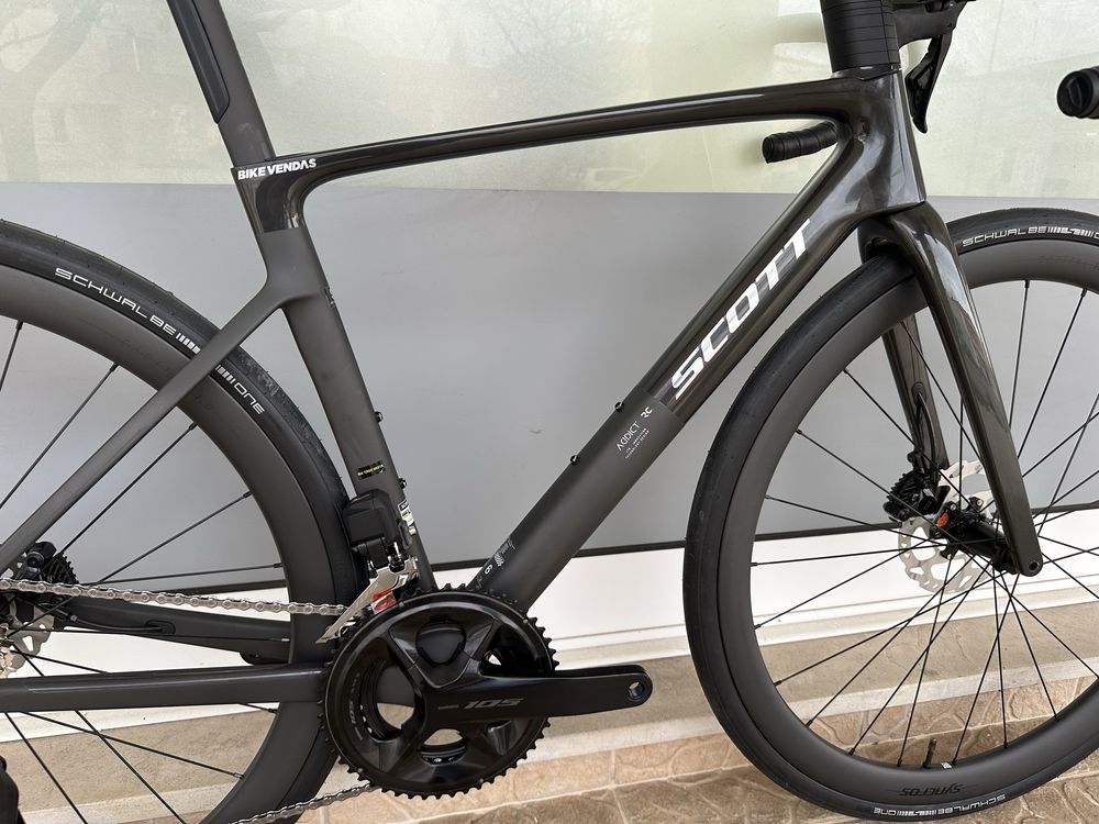 Bicicleta Scott Addict RC - NOVO MODELO 2025