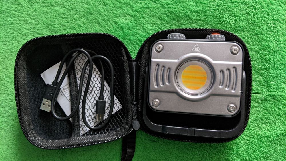 Для кемпінгу mos 14 повербанк 8000mah