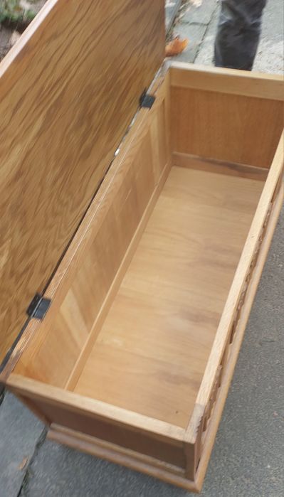 Skrzynia dębowa rzeźbiona