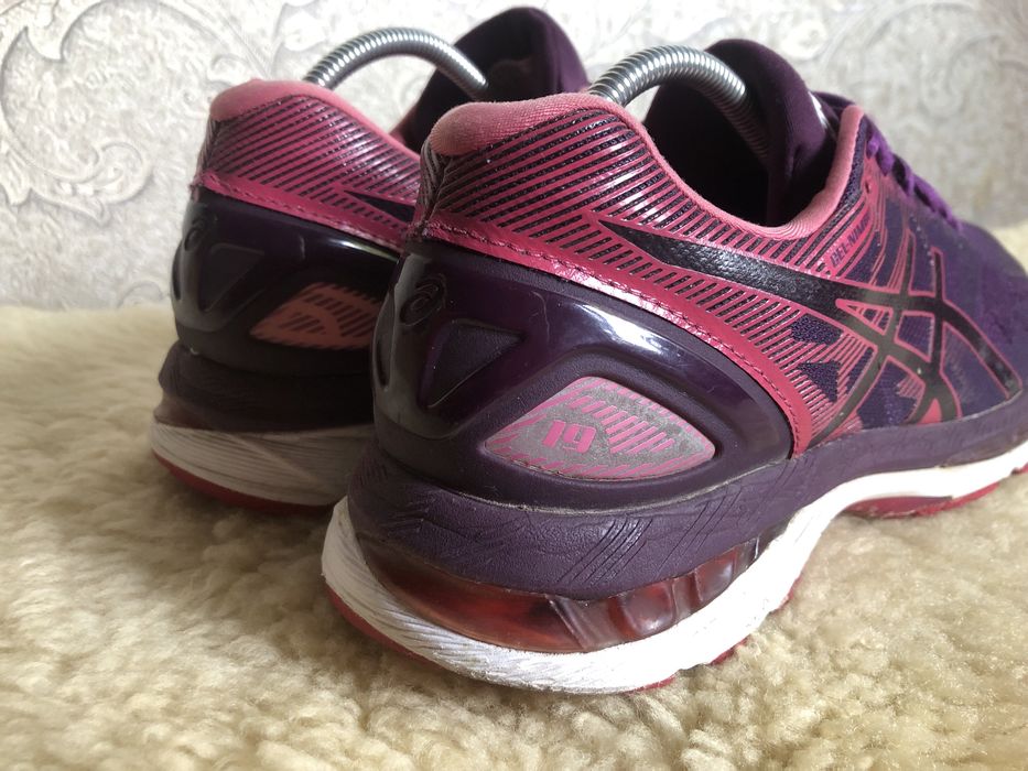 Оригінал кросівки Asics Gel Nimbus 20 біг волейбол 41,5 41 26 25,5