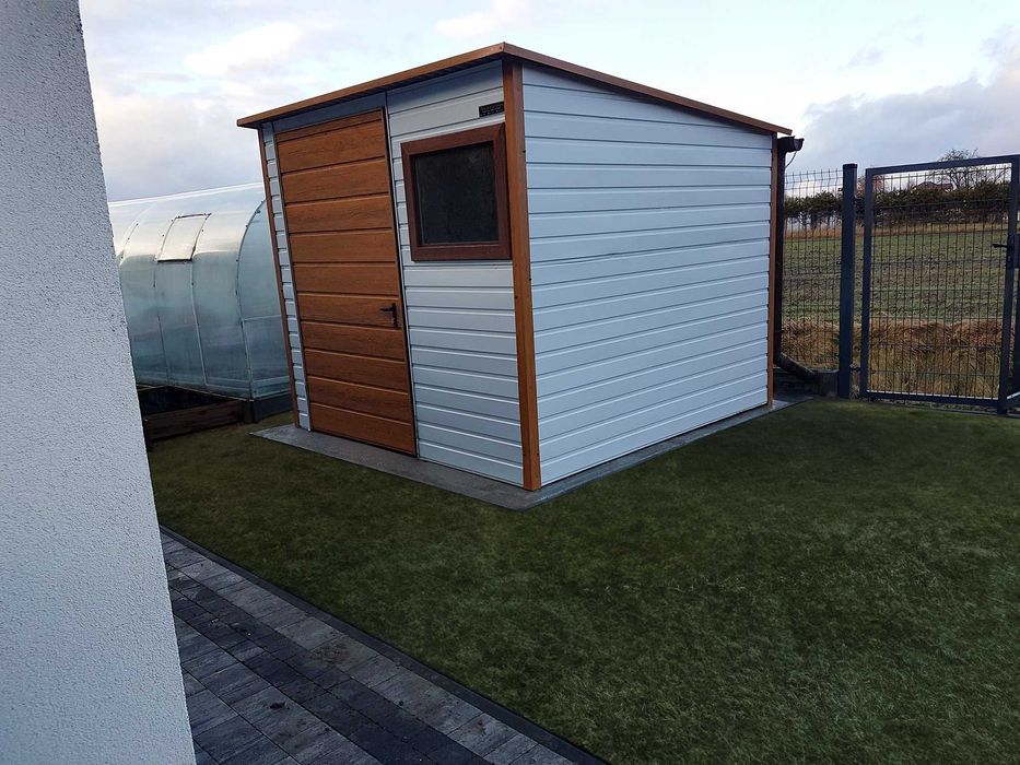 Domek ogrodowy 2,5×2,5m – biały/złoty dąb jasny