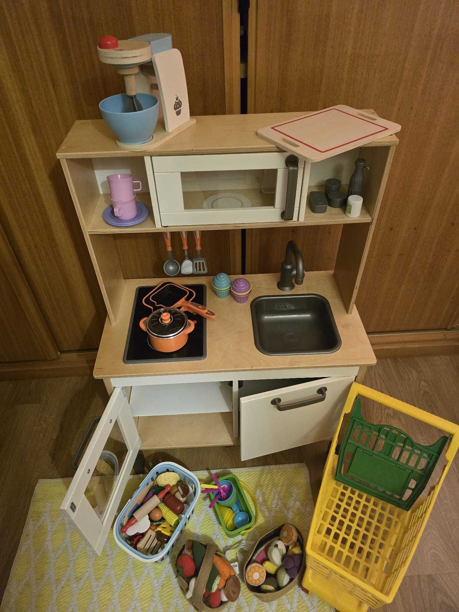 Cozinha de brincar IKEA DUKTIG, e imensos acessórios, excelente estado
