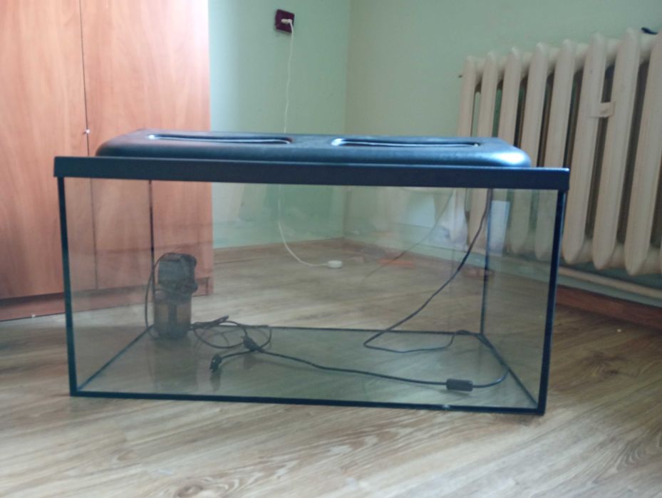 Akwarium 80x40x40 128l z oświetleniem i pompką