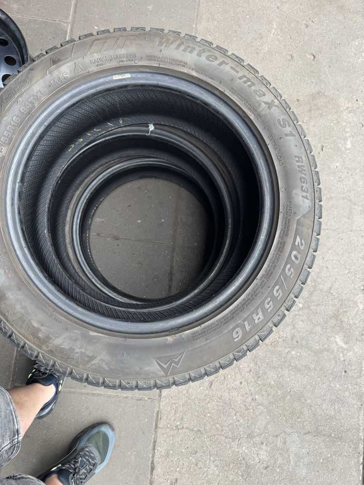 Opony duzy bieznik zimowe 225/55/R16 felgi 4x108 koła czujniki Ford