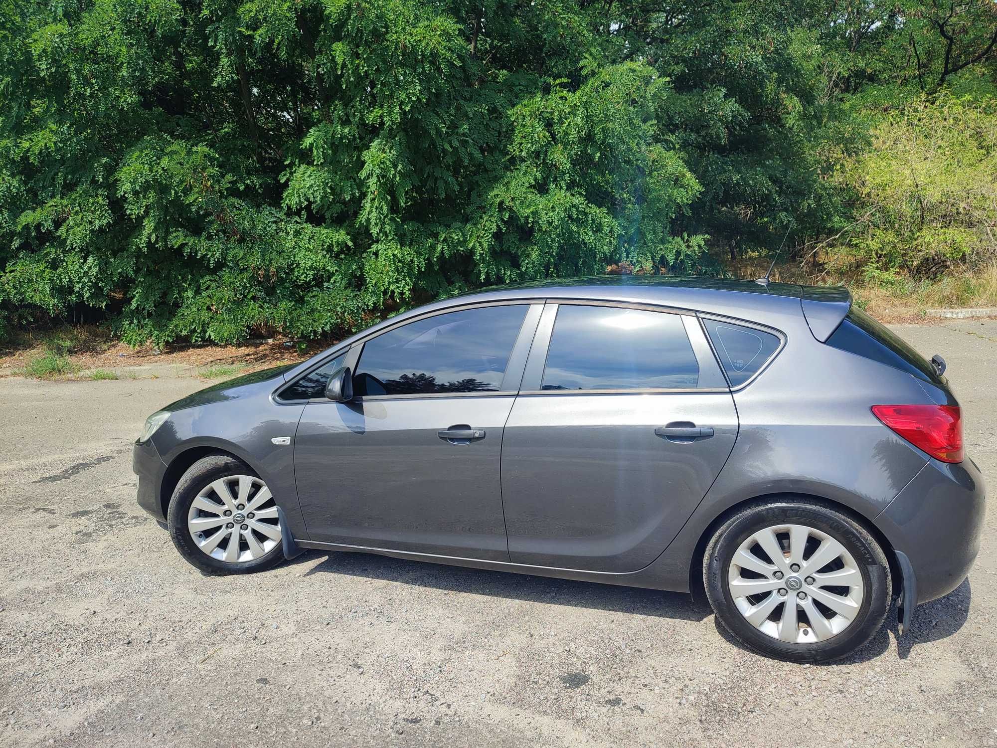 Opel Astra J 1.7 CDTI (125 лошадей)