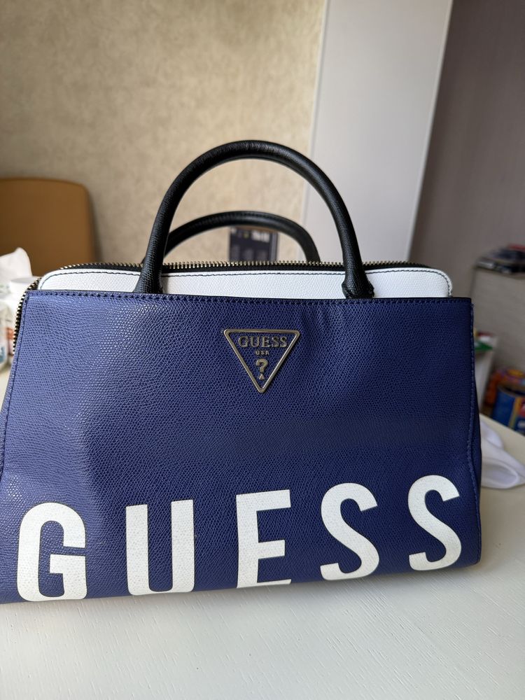 Сумка Guess