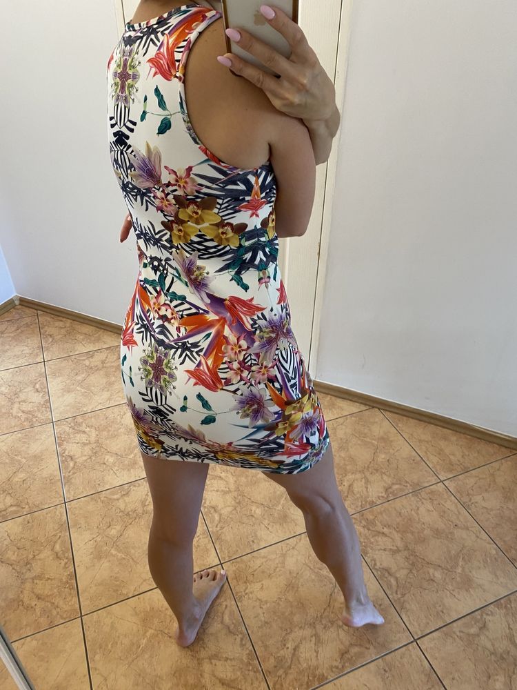 Zara sukienka tuba w kwiaty biala mini XS 34 S 36 bandazowa etno