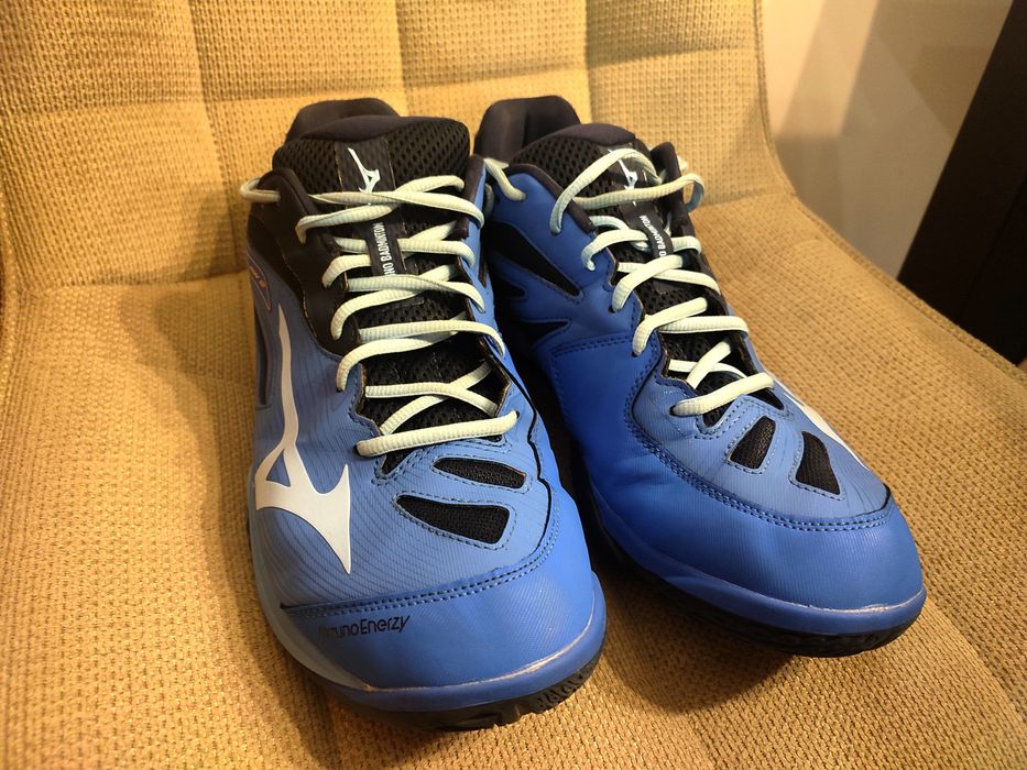 badminton lotki piórowe, buty mizuno 46 Jones kawasaki