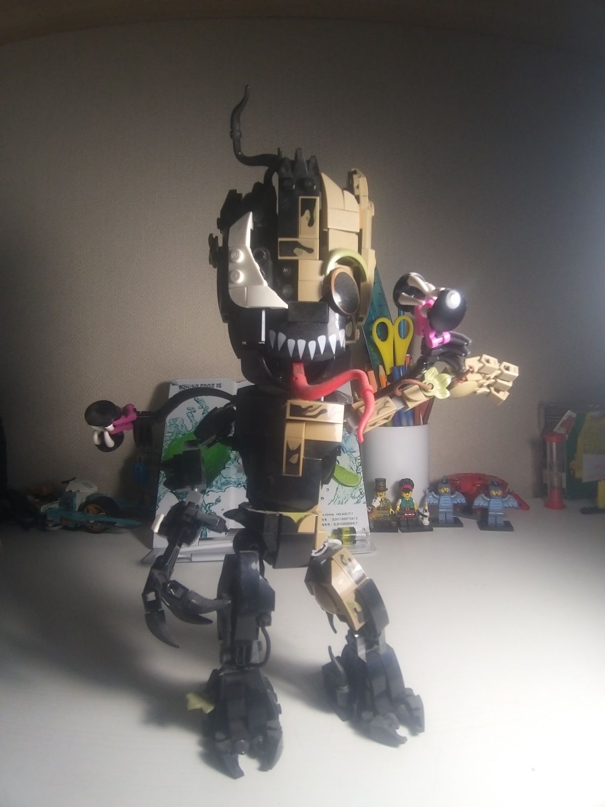 LEGO MARVEL Venomized Groot оригинал