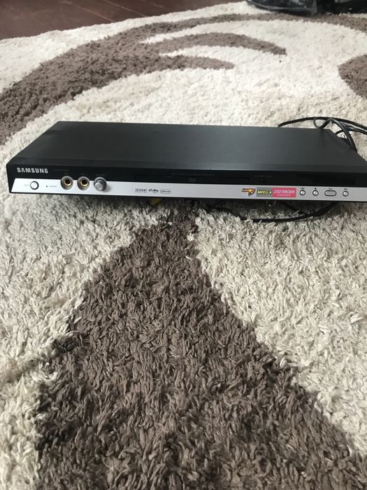 Dvd плеєр Samsyng 700 грн торг