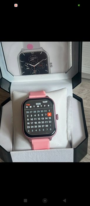 Smartwatch L16 dla kobiet - elegancja, rozmowy i sport w jednym
