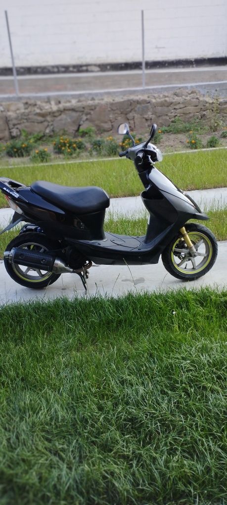 Продам скутер suzuki zz