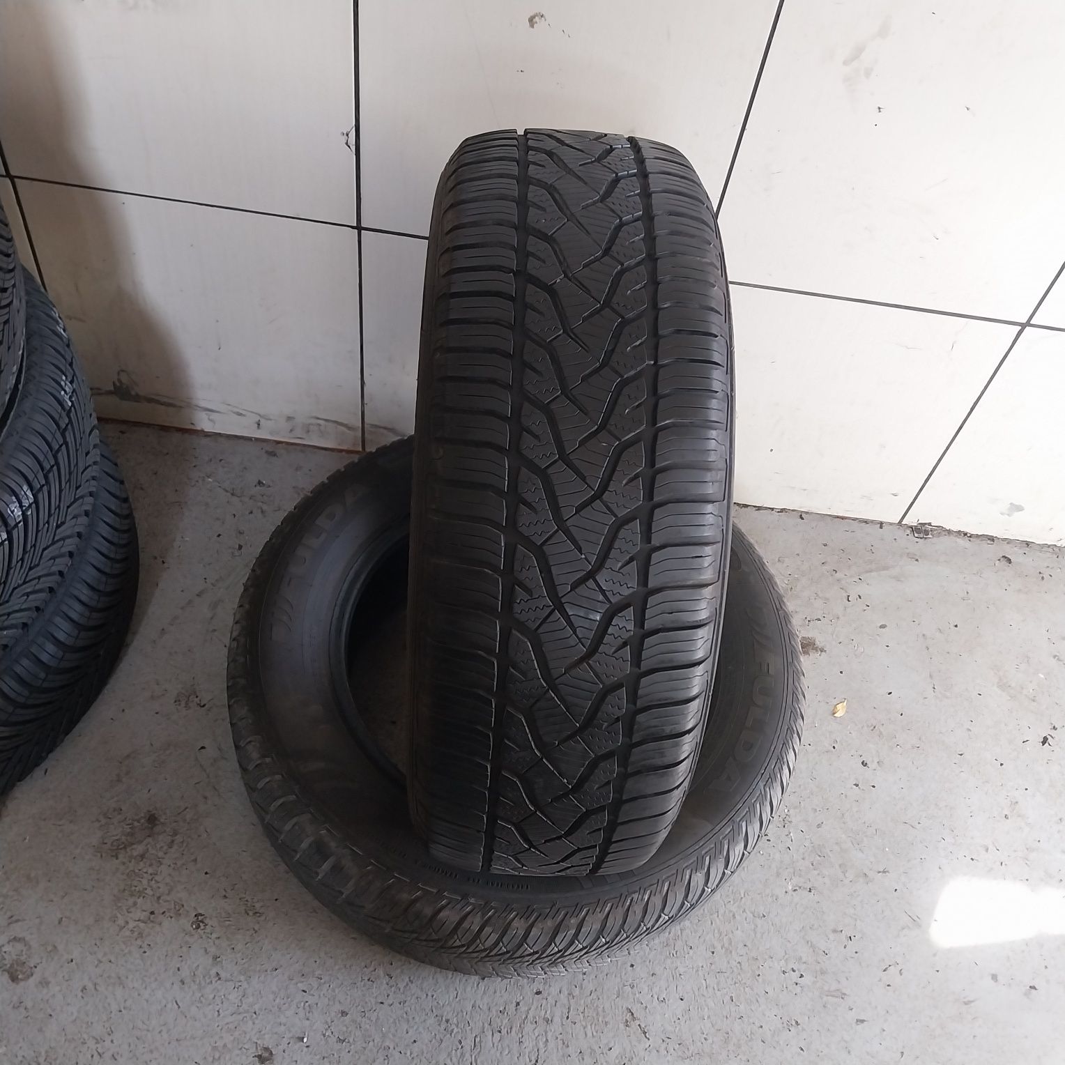 Opona Całoroczne Barum 215/60R16 99V XL