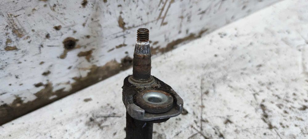 VW Volkswagen Golf IV Silniczek Mechanizm Wycieraczek Przód