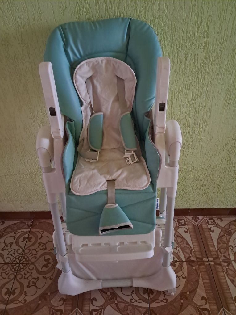 Дитячий годувальний столик