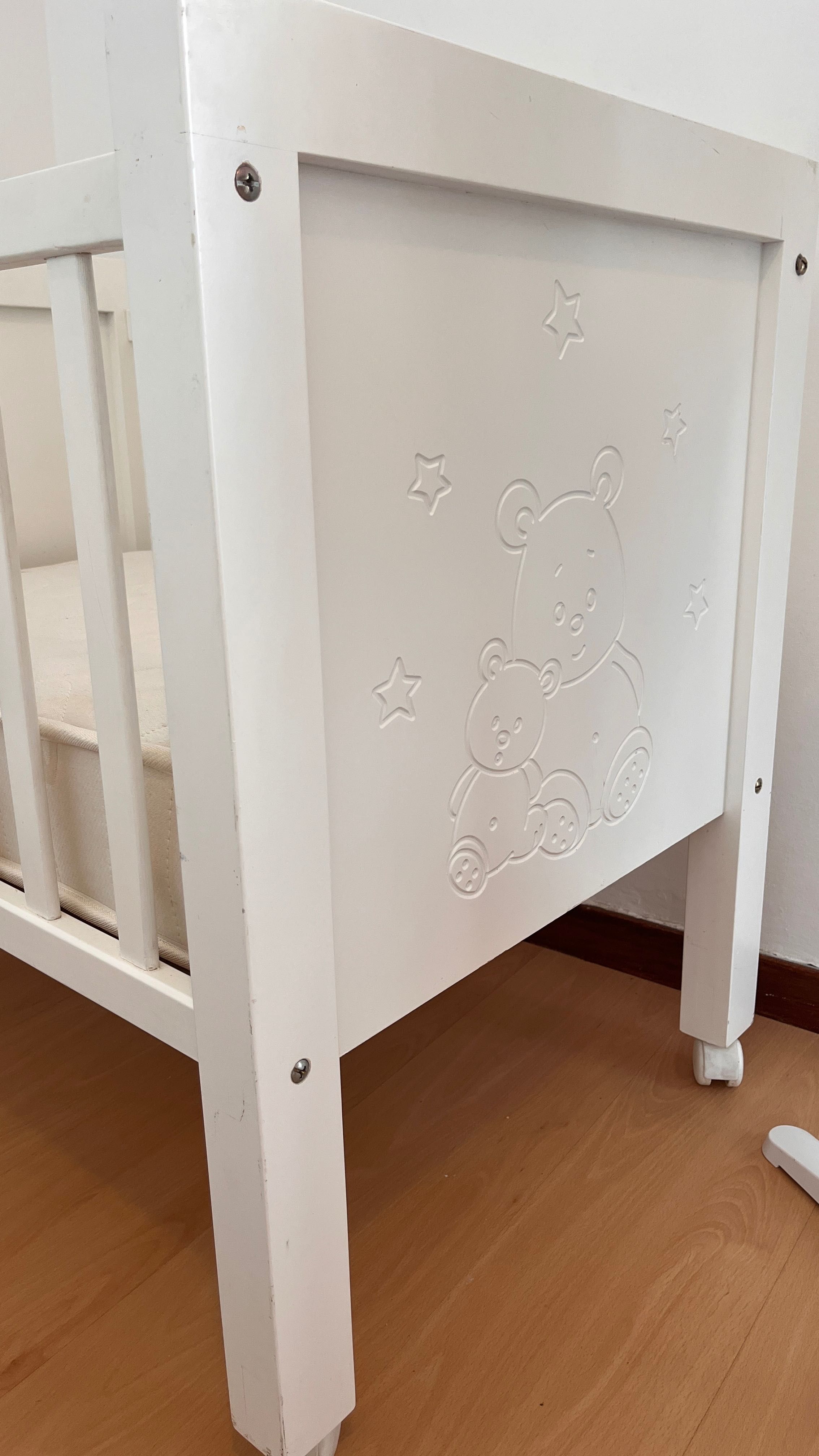 Berco infantil com rodas