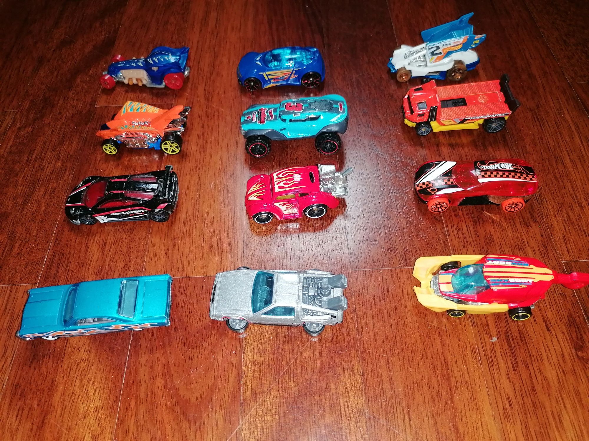 102 Carros Hotwheels