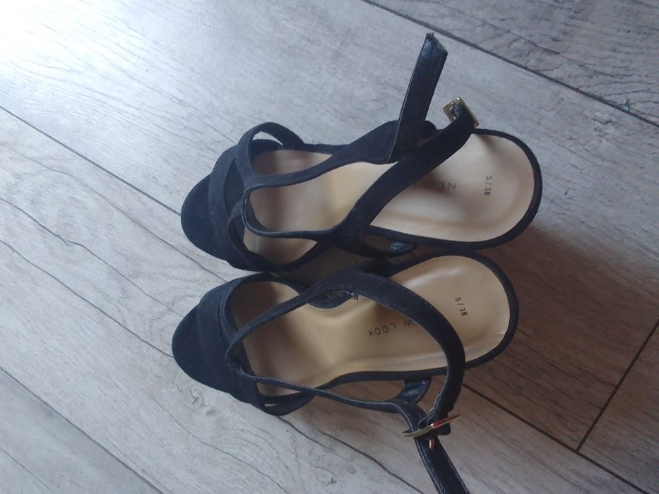 Buty na koturnie r. 38