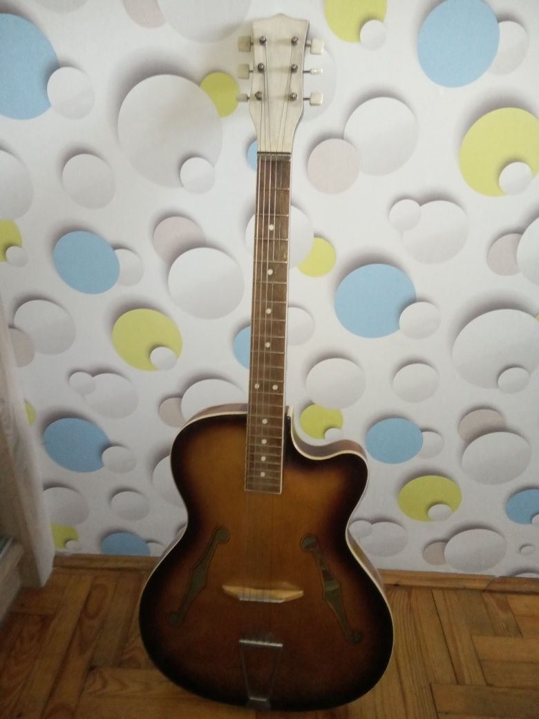 Gitara Defil  z lat 70