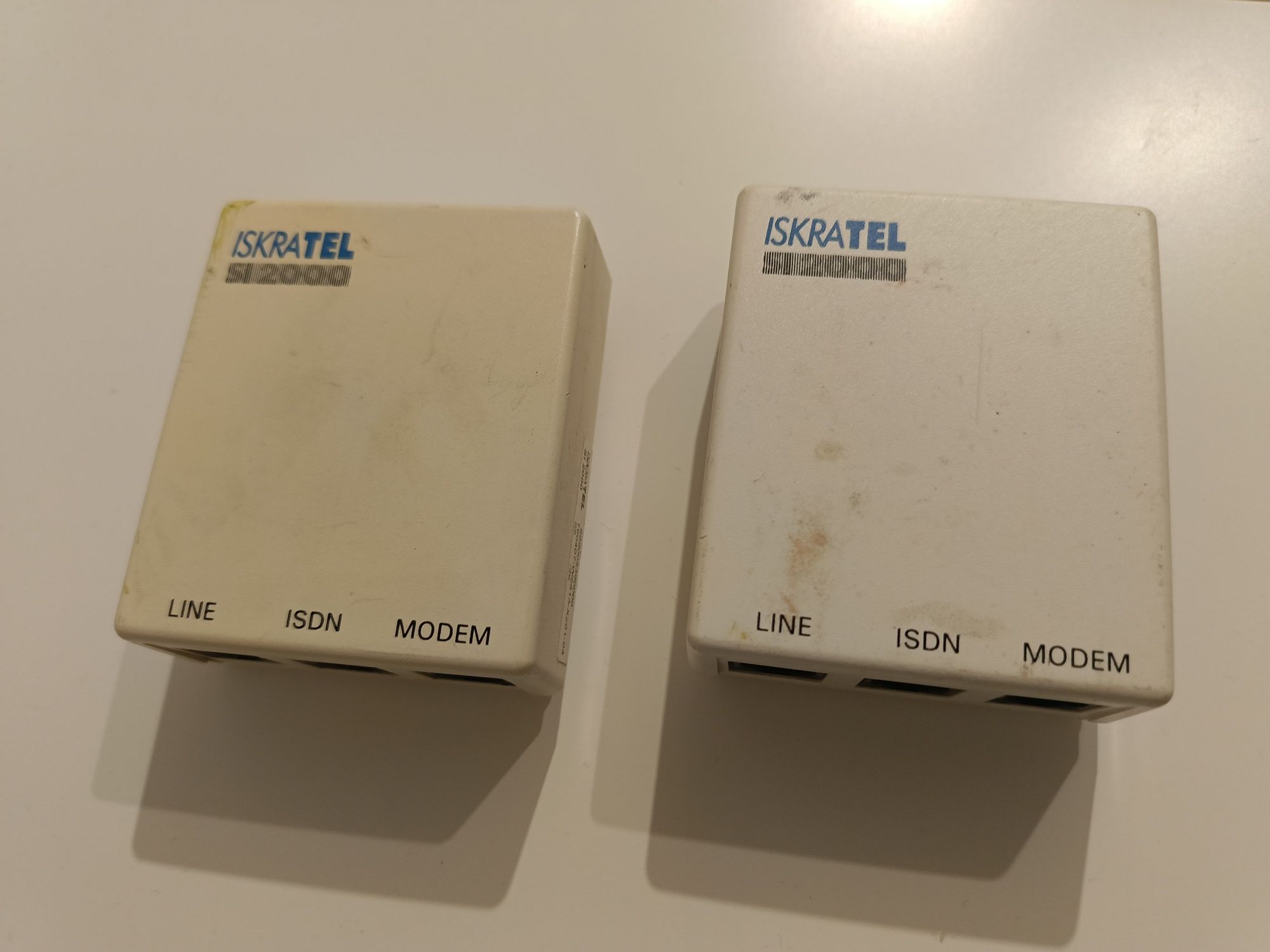 Rozdzielacz ISDN Iskratel SI2000 2szt.  + Zestaw kabli i złączek