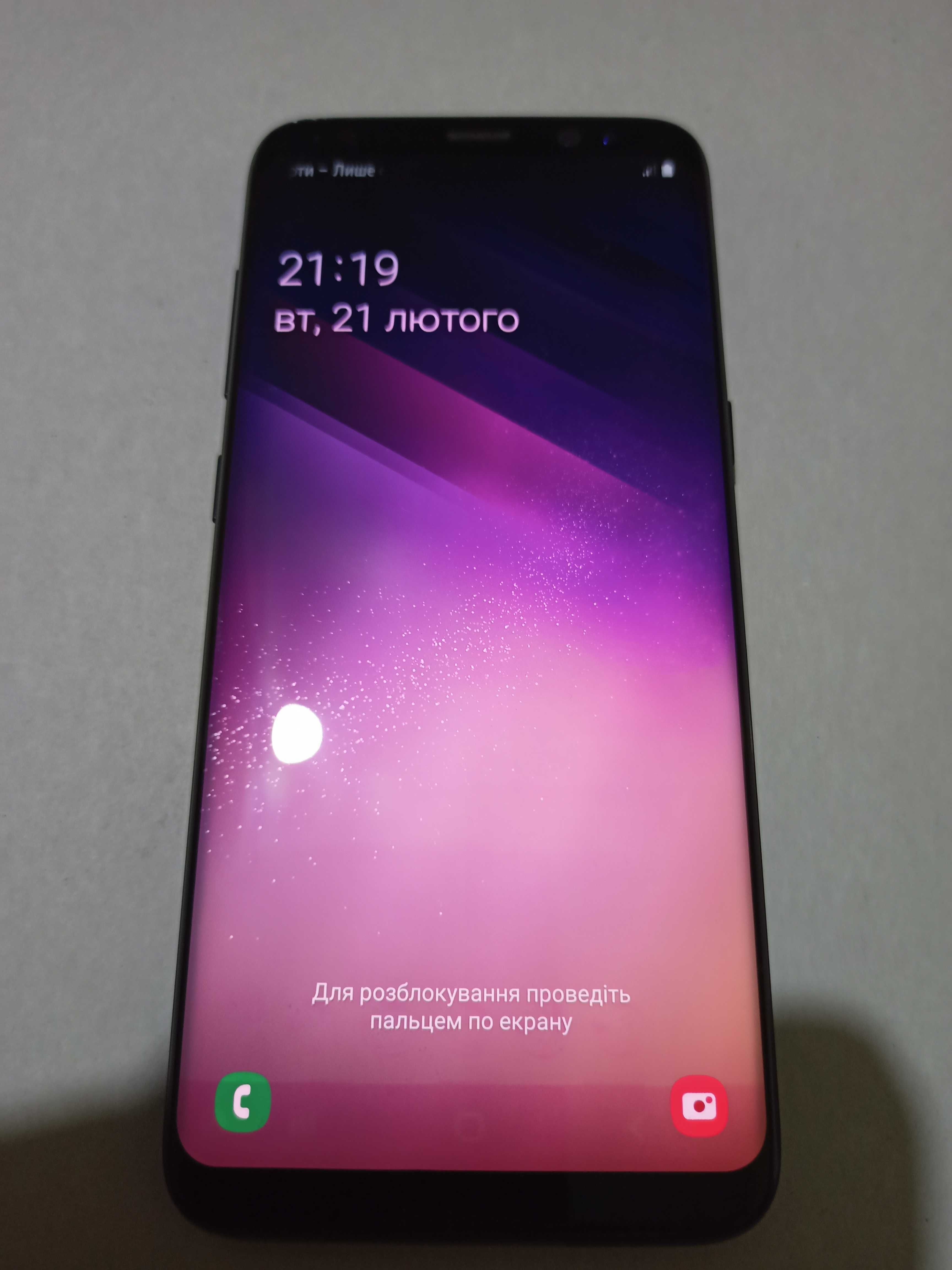 Samsung S 8 . Super AMOLED 2960-14420 , 4К съёмка,стереозвук,IP68 .