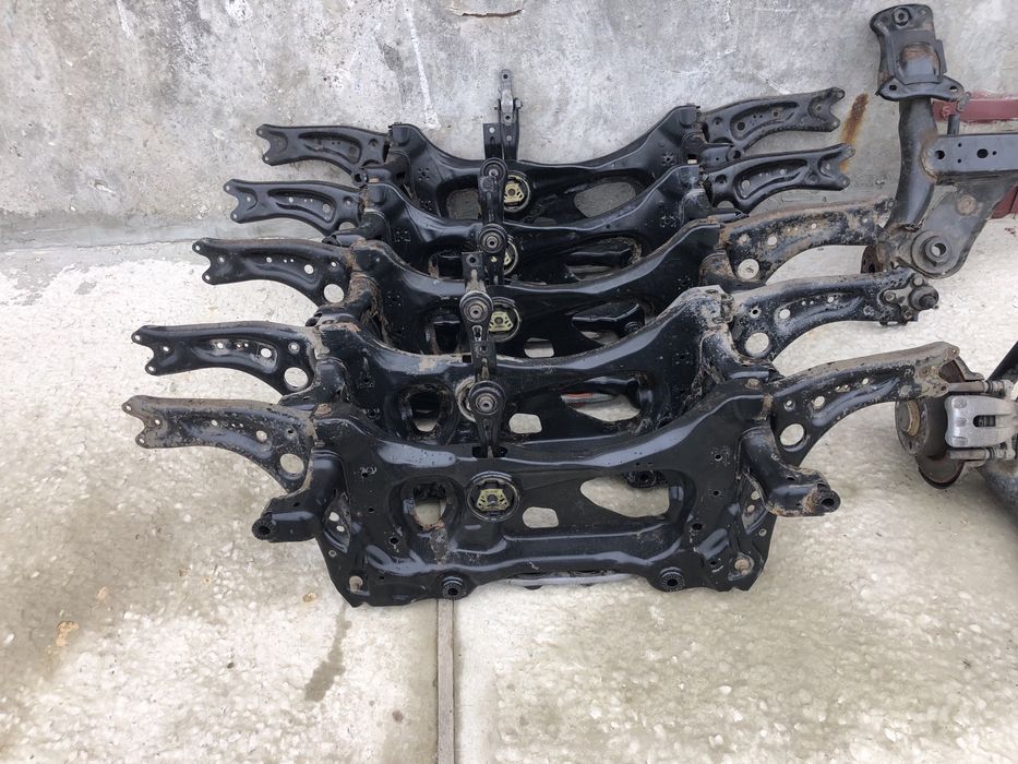 Балка підрамник ричаг Шкода Октавія А5