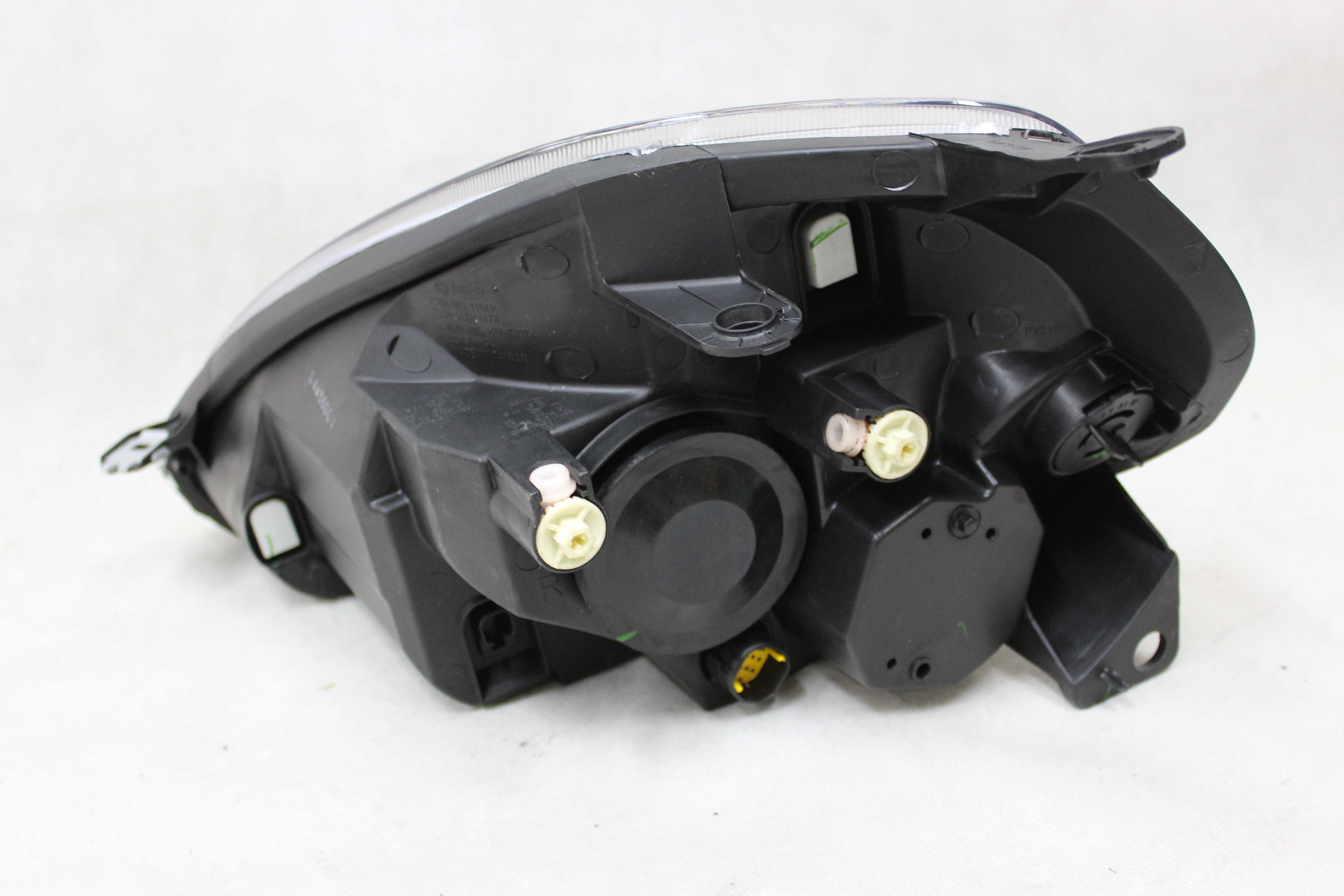 Lampa prawa reflektor przedni przód FIAT GRANDE PUNTO 05-09 Czarna !