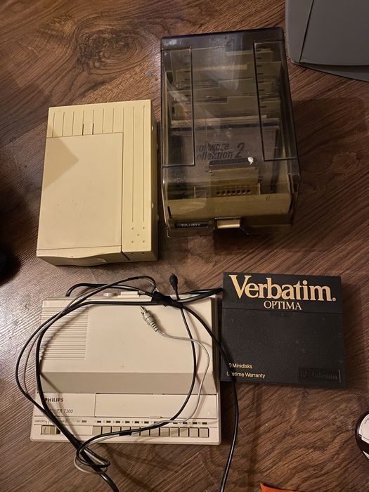 Tuner TV Philips Commodore, Amiga, dysk twardy 4gb i pudelko na plyty