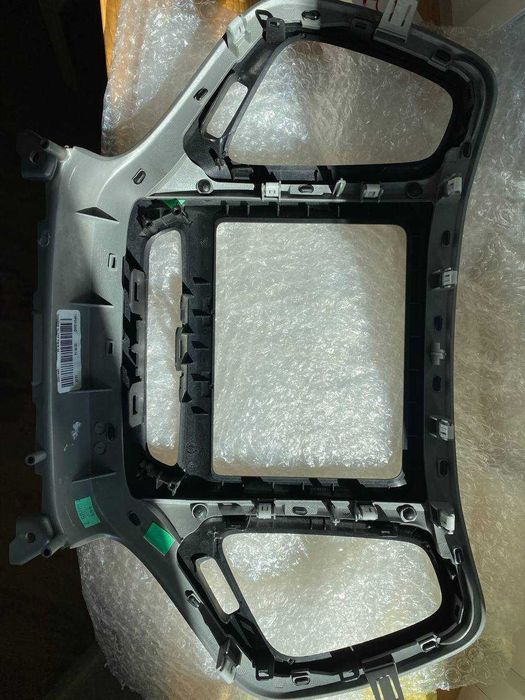 Продам рамку магнітоли Jeep Cherokee KL < 2018 р 1WP091SAAD