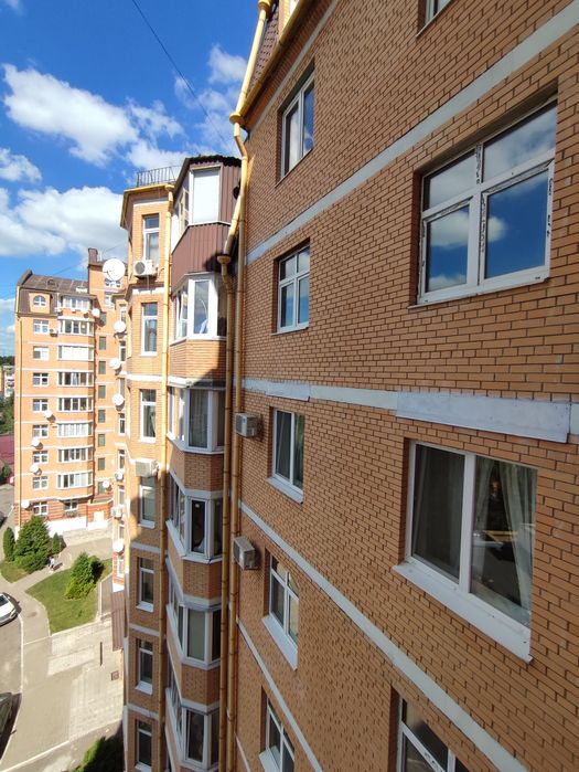 Продам велику, простору 4 - кімнатну квартиру в новобудові!