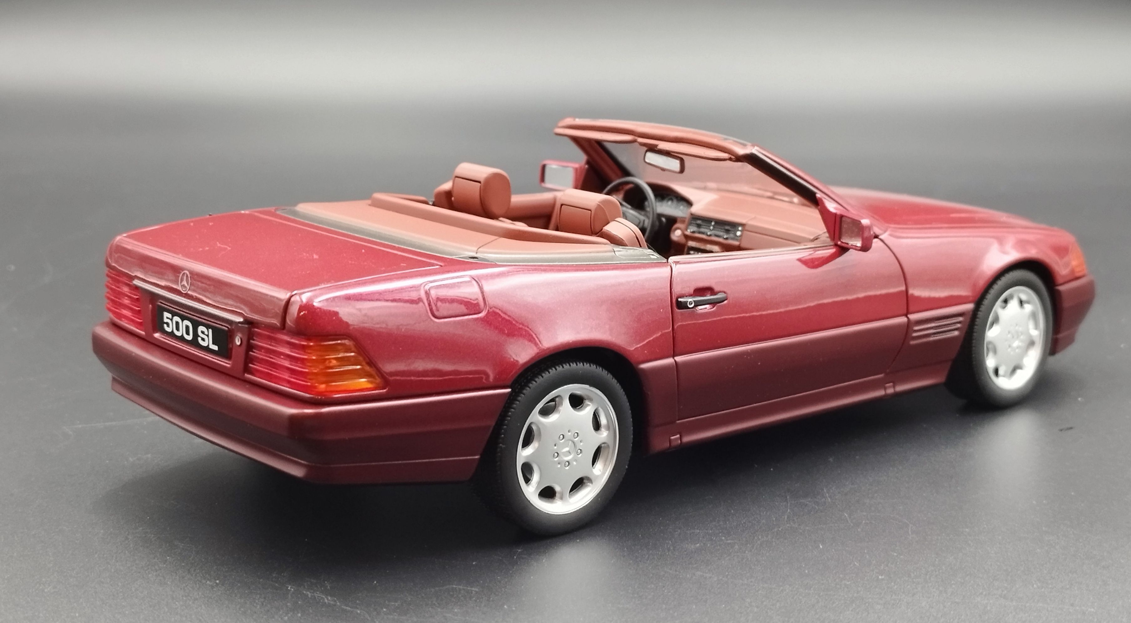 1:18 Norev 1989 Mercedes-Benz 500SL R129 Model nowy