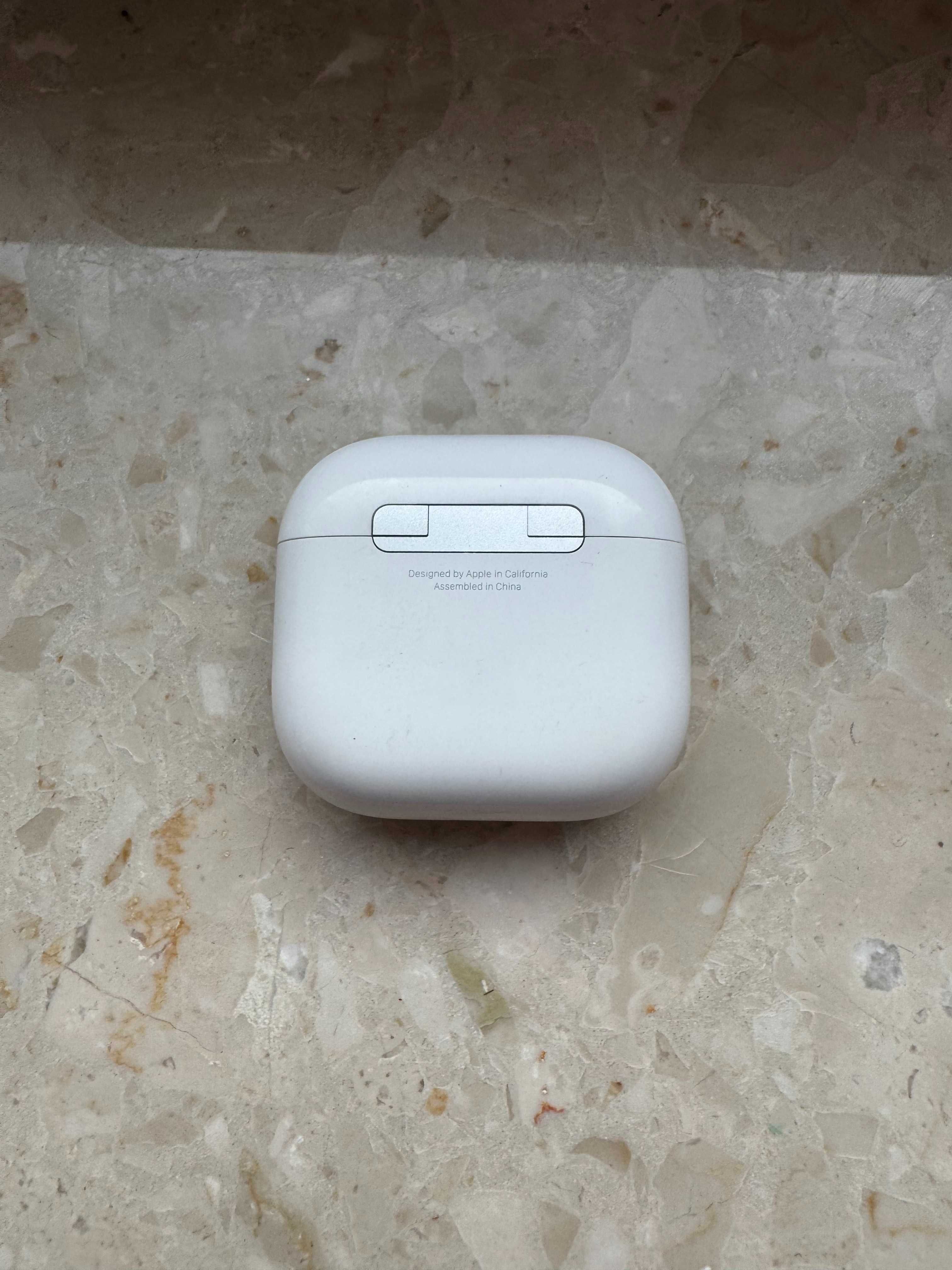 Apple AirPods 4 ANC Case Etui Ładujące A3059 [2]