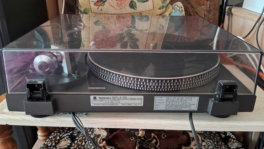 Technics SL-1900 Direct Drive Automatics програвач вінілу.