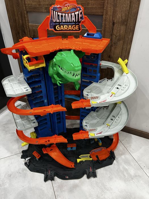Hot Wheels Ultimate Garage- stan bardzo dobry