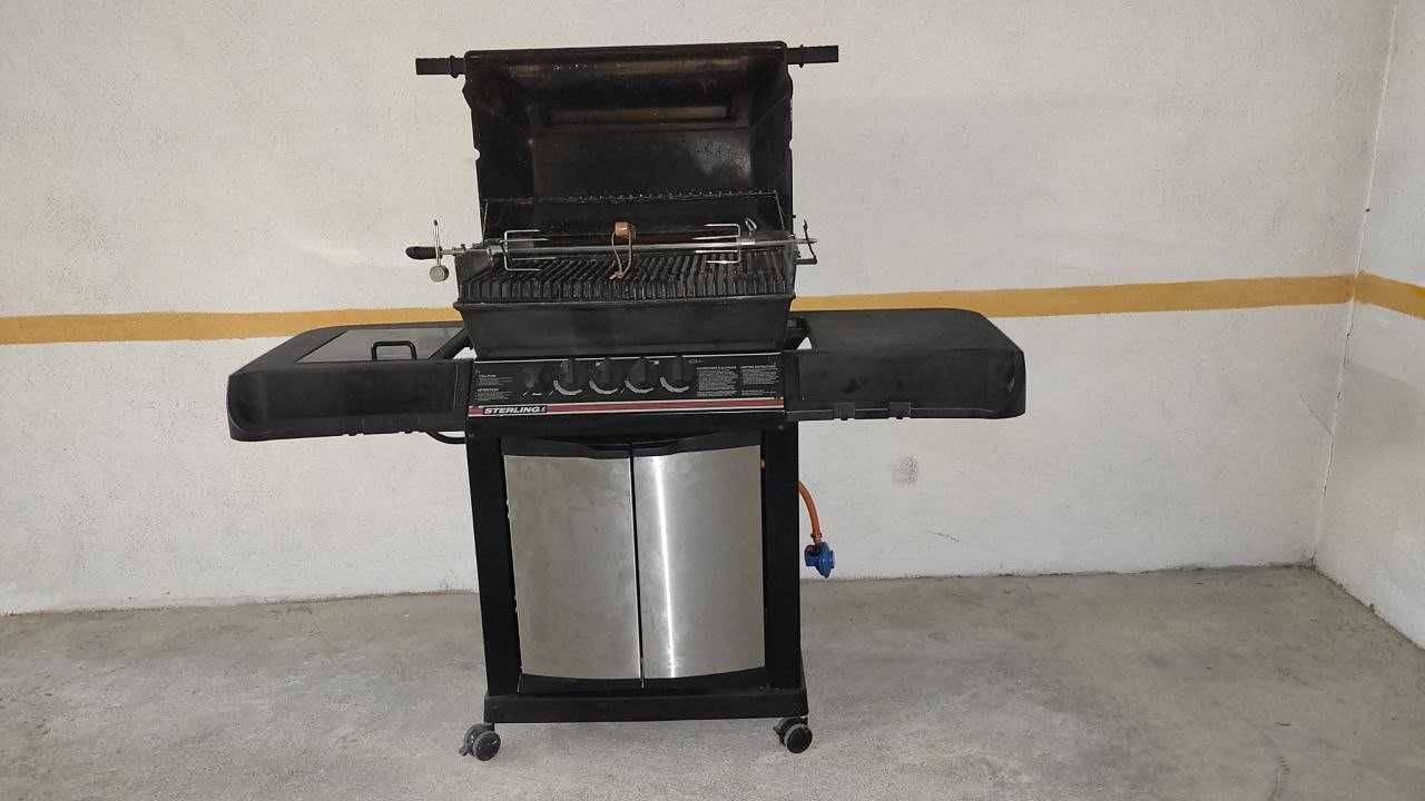 Barbeque a gas e com rochas de lava