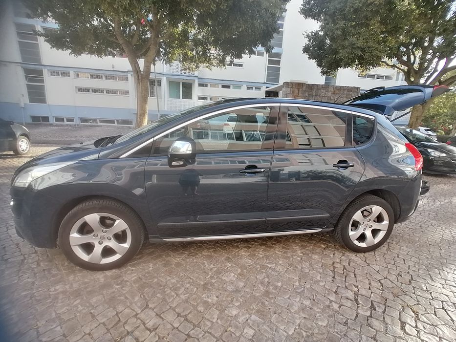 Peugeot 3008 azul metalizado