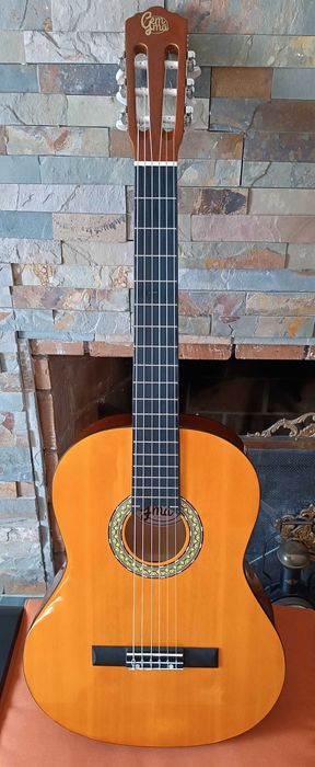 Guitarra clássica - Boa e Barata para se iniciar