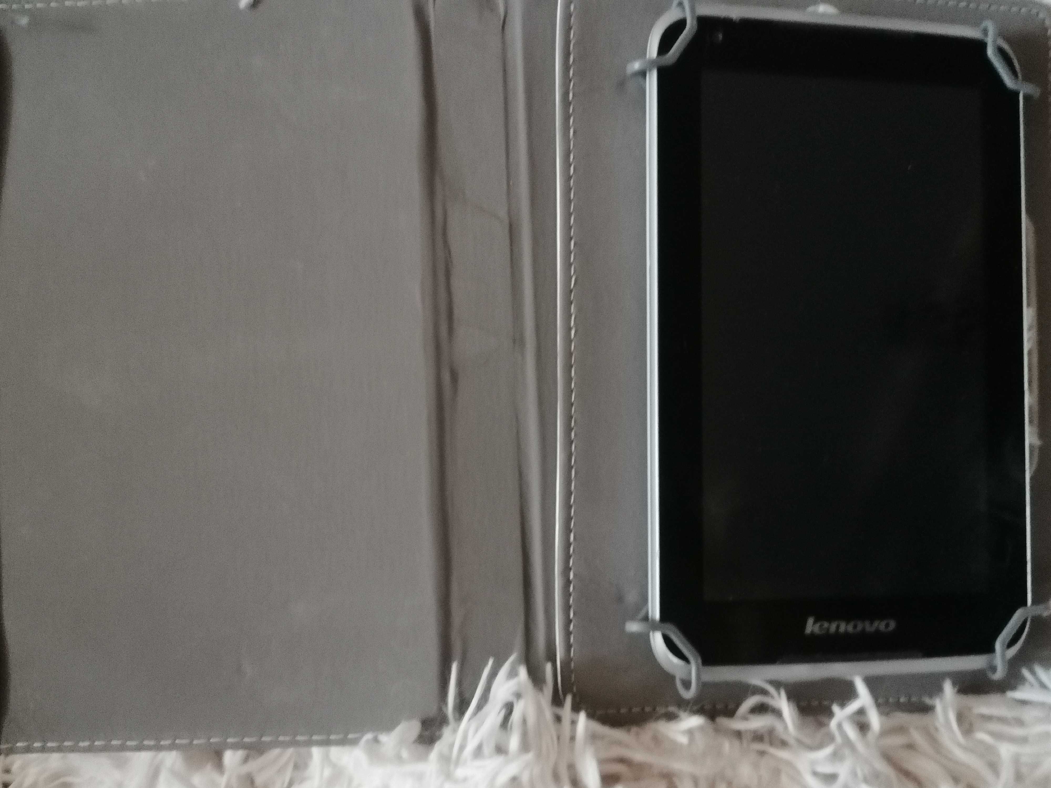Tablet Lenovo IdeaTab 7.0 z etui/ stojakiem w kolorze białym