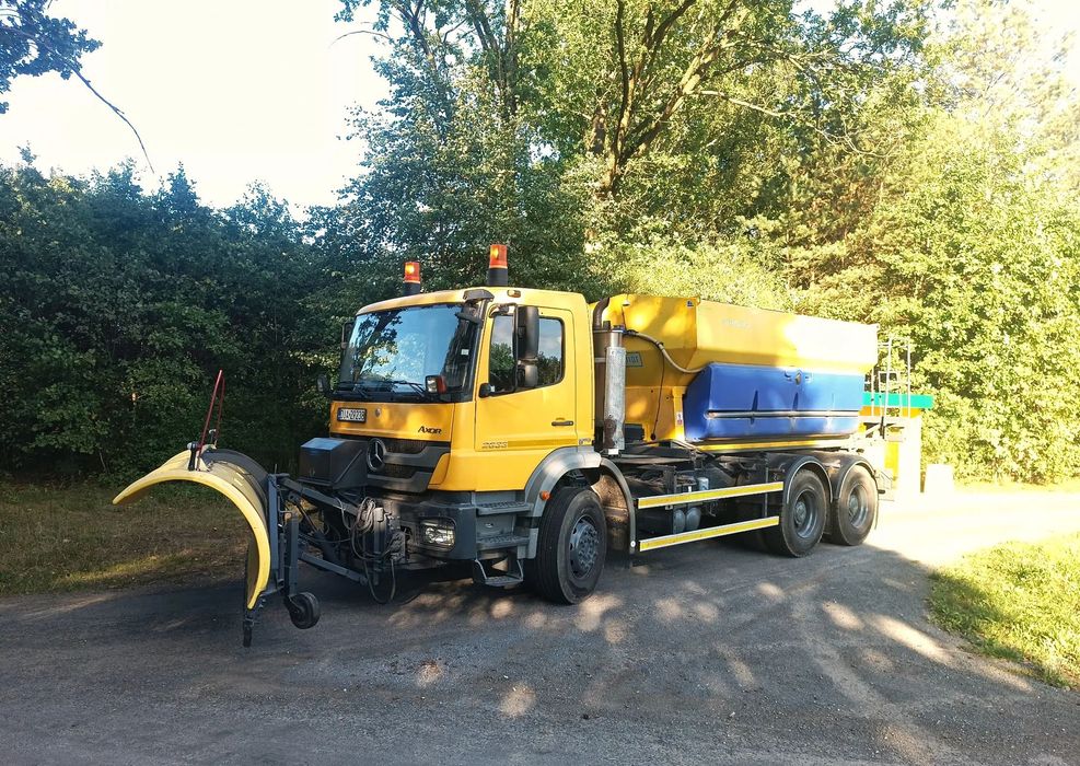 Mercedes-Benz Axor 2633  Mercedes Axor 2633, specjalny zimowego utrzymania dróg, pługo-solarka