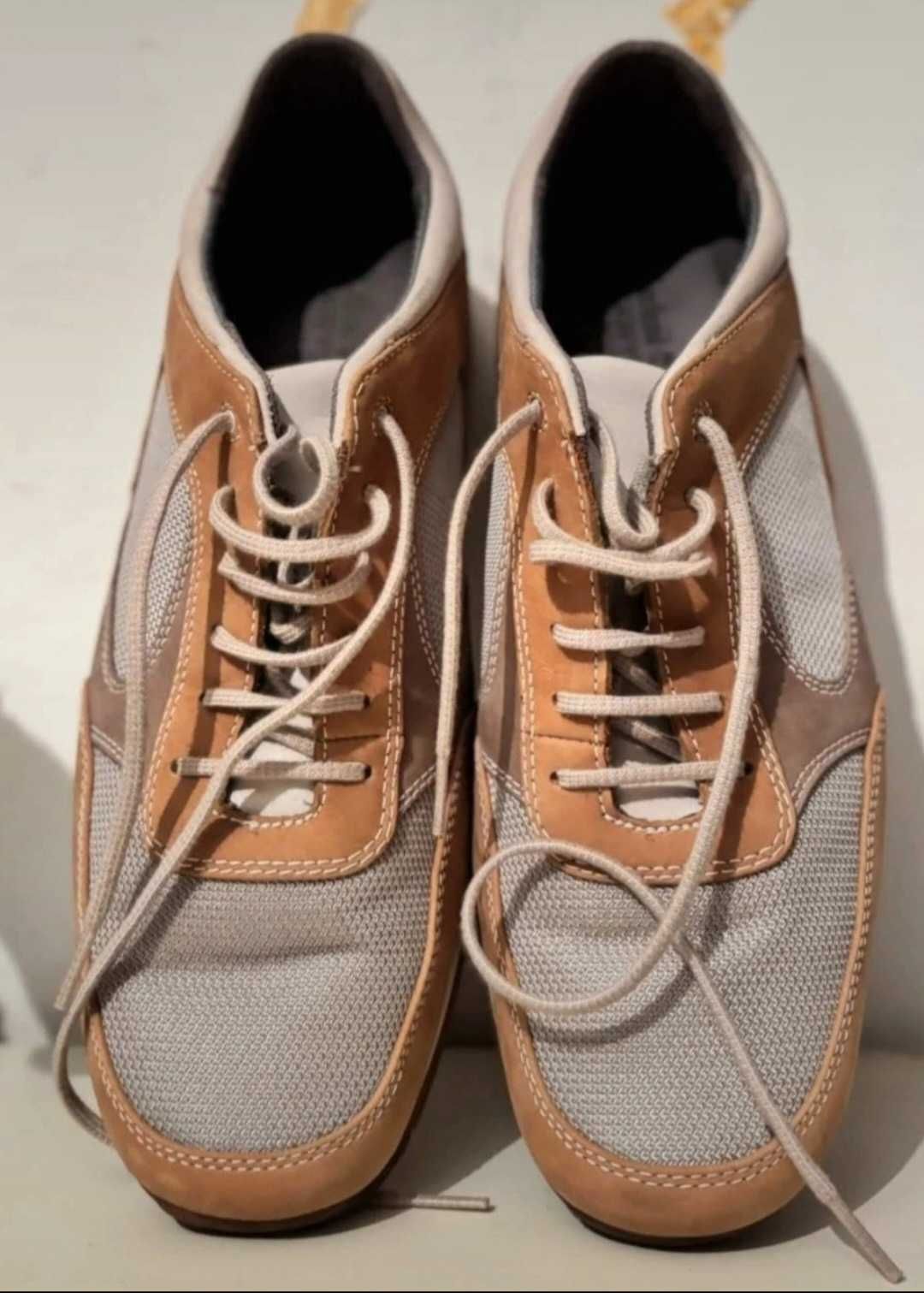 Sapatos da Timberland e da DKNY como novos