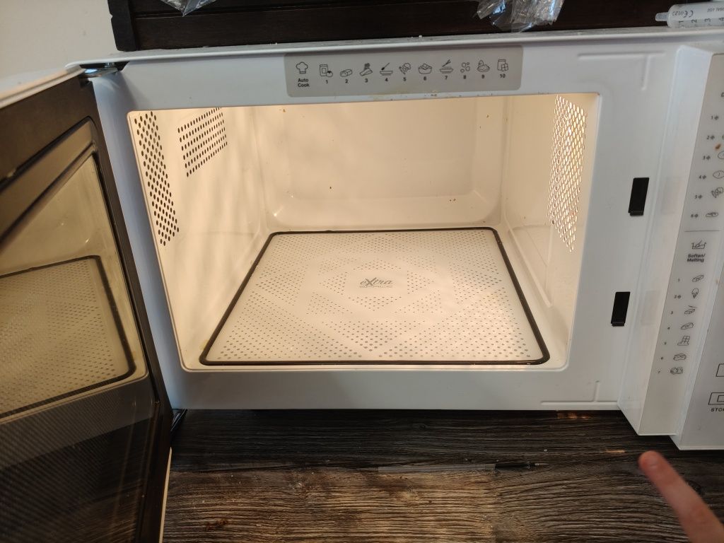 Kuchenka mikrofalowa WHIRLPOOL MWF 201 W