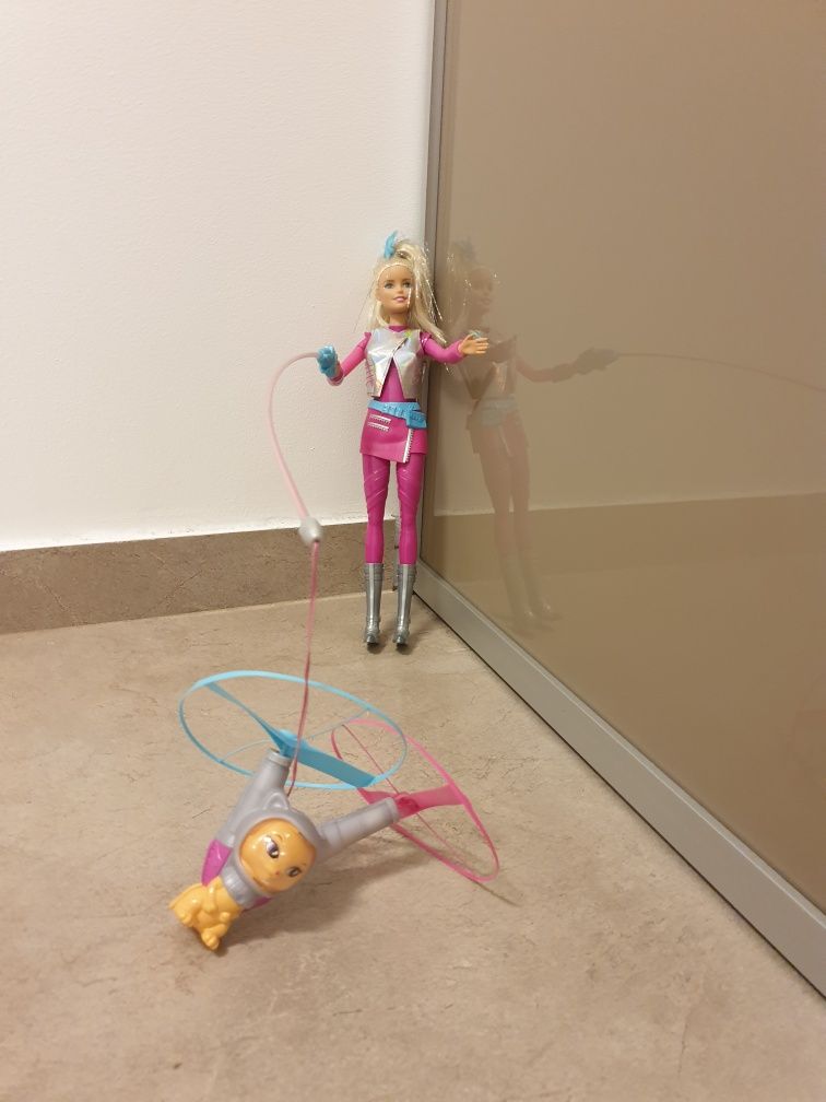 Lalka Barbie i latający kotek MATTEL