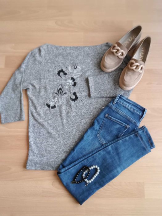 Sweter RESERVED rozmiar 36 S szary haft łódka odkryte ramię nietoperz