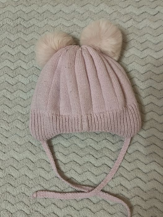 Тепла шапка на дівчинку