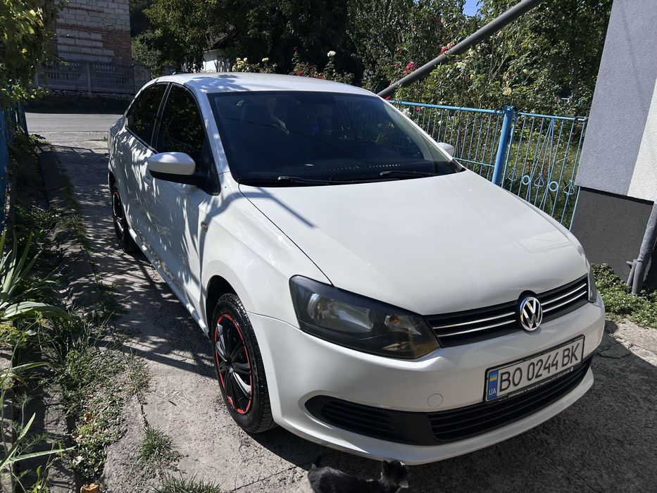 Volkswagen Polo sedan 2012